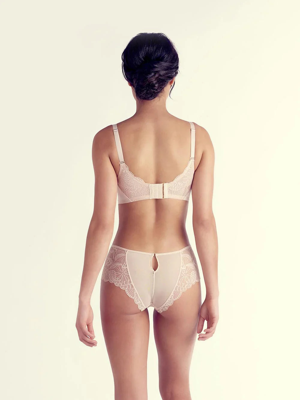 Abigail Contoured Bra, Petite, Smooth Cup, Push-Up Cups, Wide Band